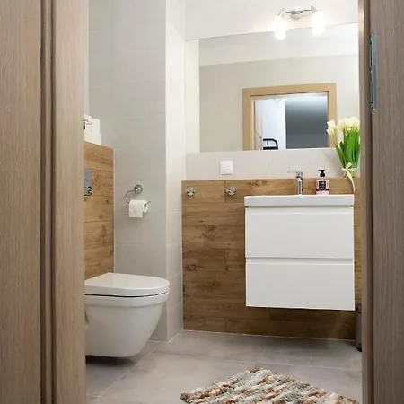 Luxus Roza גדינייה